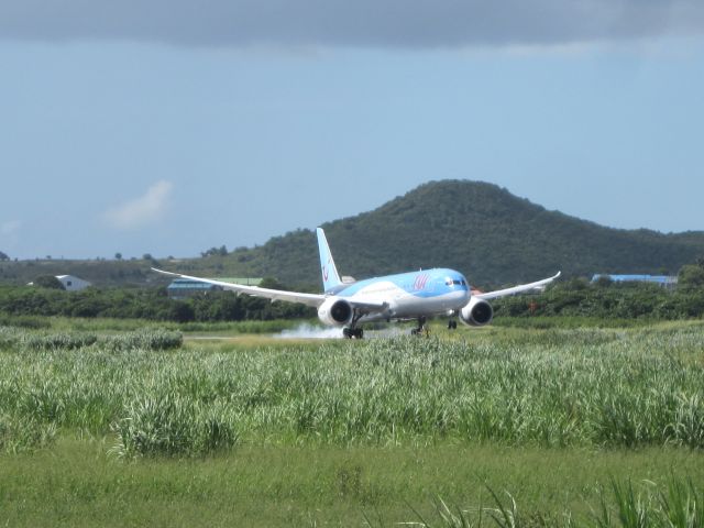 Boeing 787-9 Dreamliner (G-TUIJ)