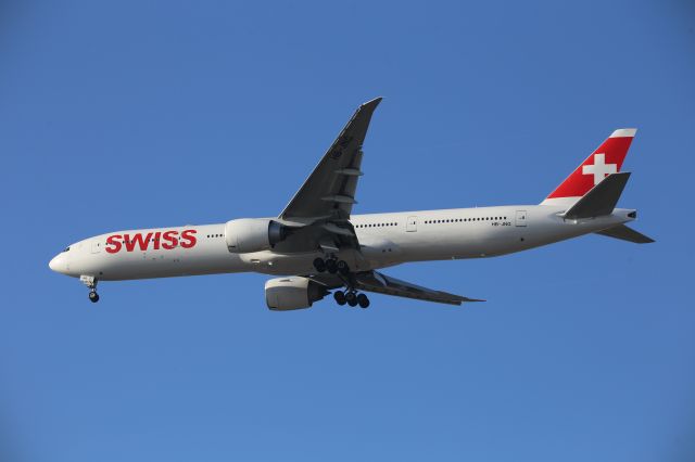 BOEING 777-300ER (HB-JNG)