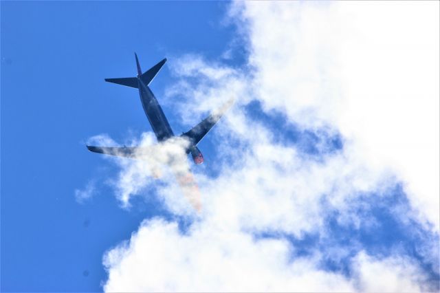 C-FHNM — - C-FHNM Boeing 737 8Q5 NG NOLINOR AVIATION OWG survolant la ville de Lavaltrie QC. le 06-07-2022 à 14:13