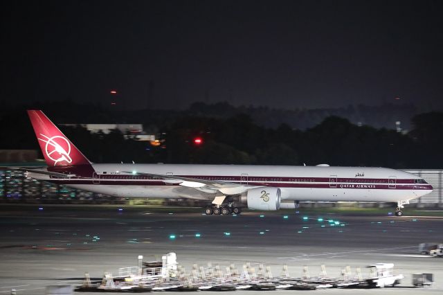 BOEING 777-300ER (A7-BAC)