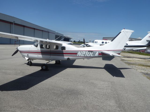 Cessna P210 Pressurized Centurion (N210LA)