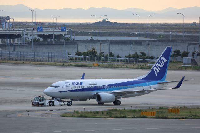 Boeing 737-700 (JA08AN)