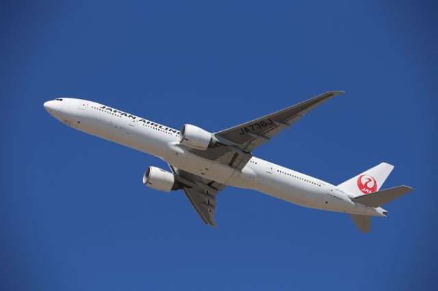 BOEING 777-300ER (JA736J)