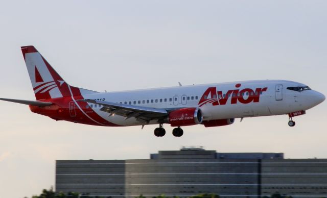 BOEING 737-400 (YV-3012)
