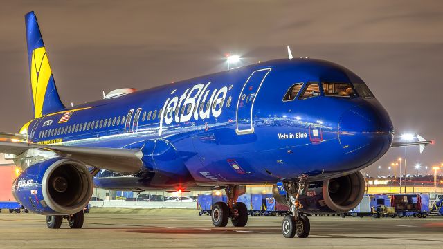 Airbus A320 (N775JB)