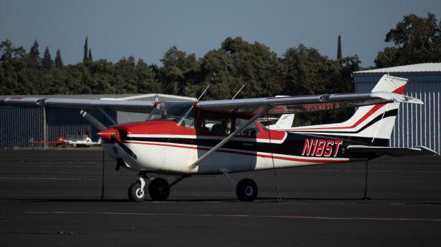 Cessna Skyhawk (N18ST)