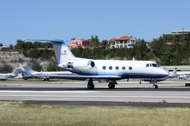 Gulfstream American Gulfstream 2 (N511PK) - GIII N511PK blasting out of St Maarten.