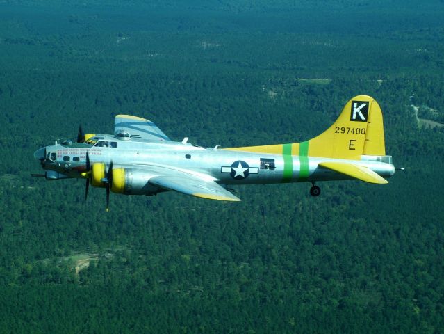 — — - Fuddy Duddy in flight over SC. Photo taken from friends Cessna 177RG Cardinal..... at full throttle while the B-17 was throttled back