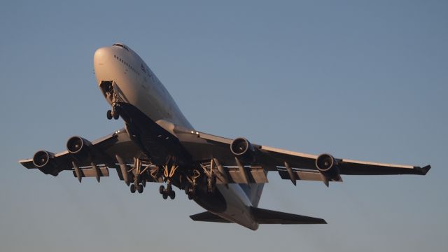 Boeing 747-400 (N674US)