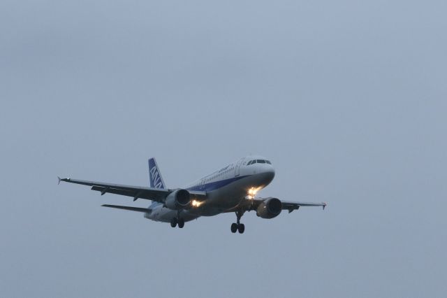 Airbus A320 (JA8609) - 12 May 2015:HND-HKD.