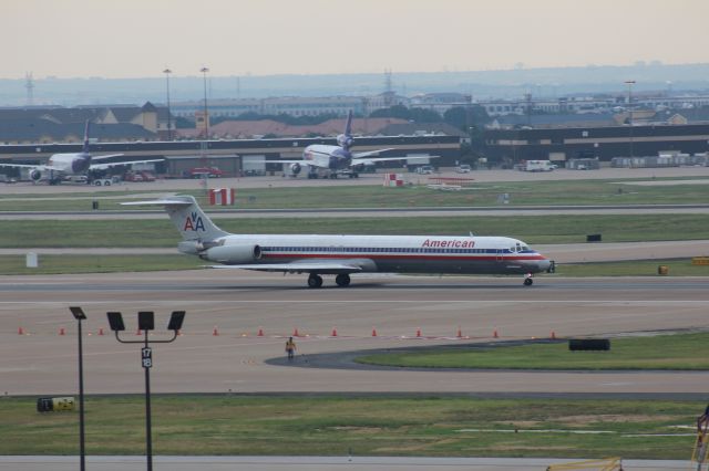 McDonnell Douglas MD-82 (N7541A) - 081513 AA MD82 on take-off roll, Rwy 17R