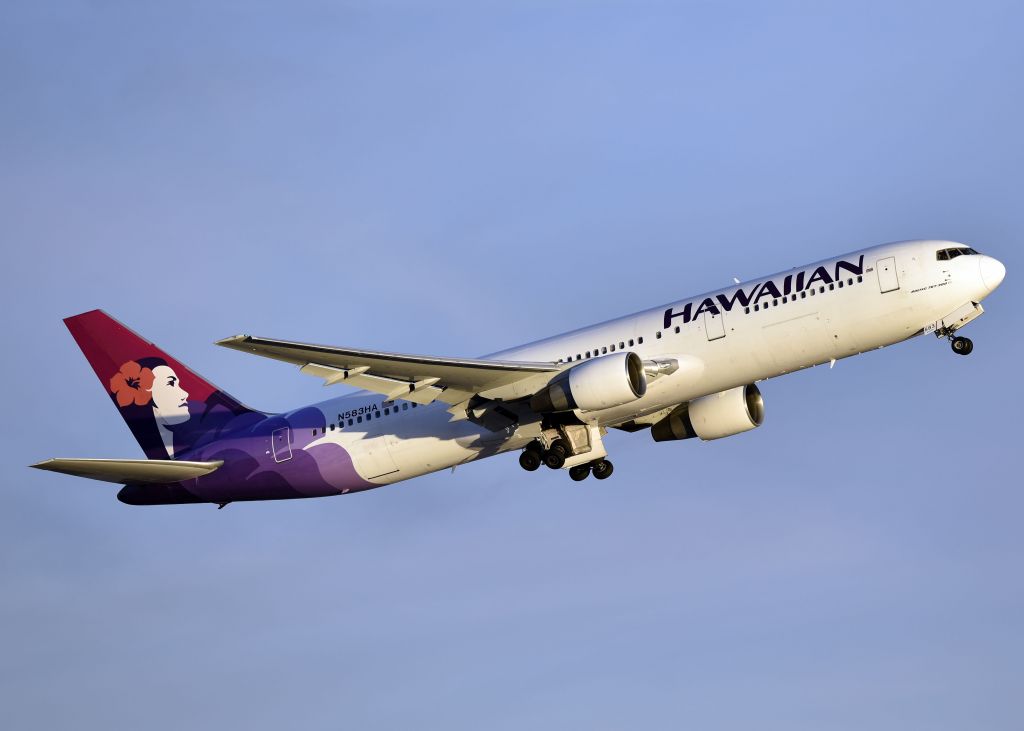 BOEING 767-300 (N583HA)