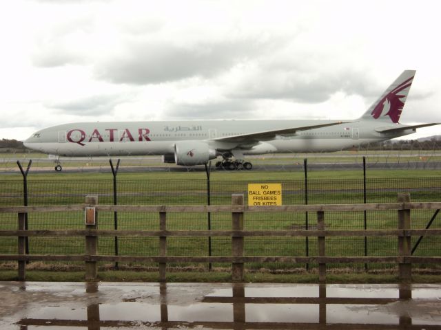 BOEING 777-300ER (A7-BAV)