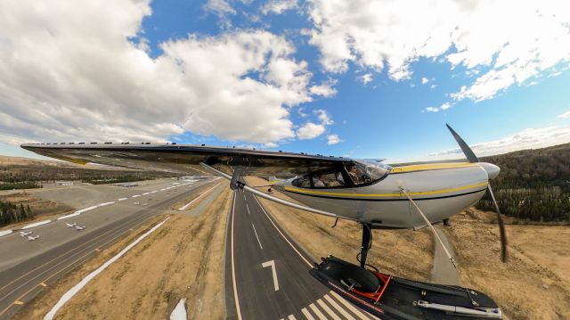 Cessna Skywagon 180 (N4733U)