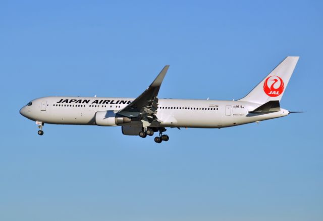 BOEING 767-300 (JA618J)