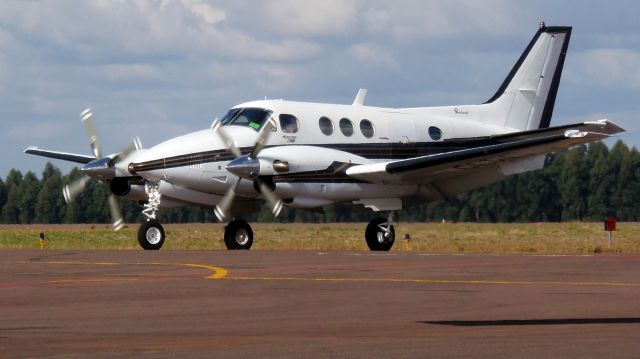 Beechcraft King Air 90 (PT-OLW)