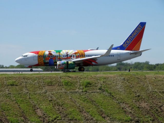 Boeing 737-700 (N945WN)