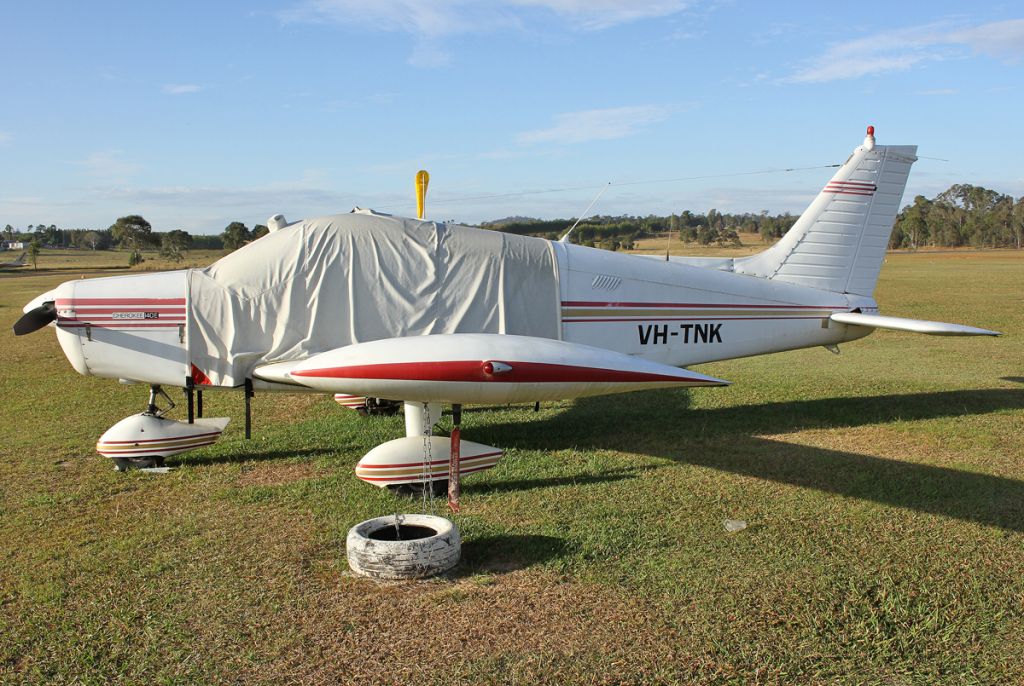 Piper Cherokee (VH-TNK)