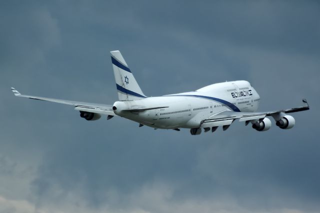 Boeing 747-400 (4X-ELD)