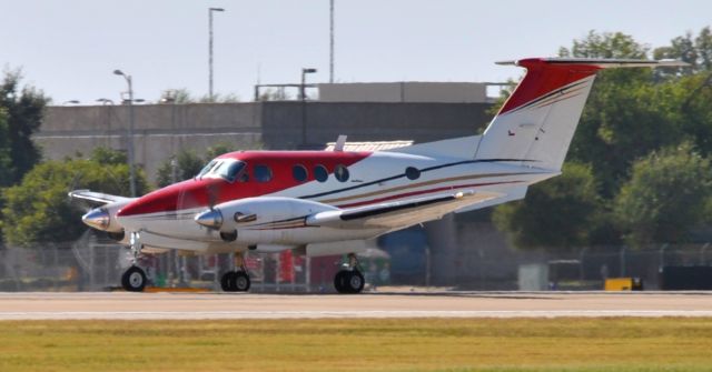 Beechcraft King Air F90 (N300TA)