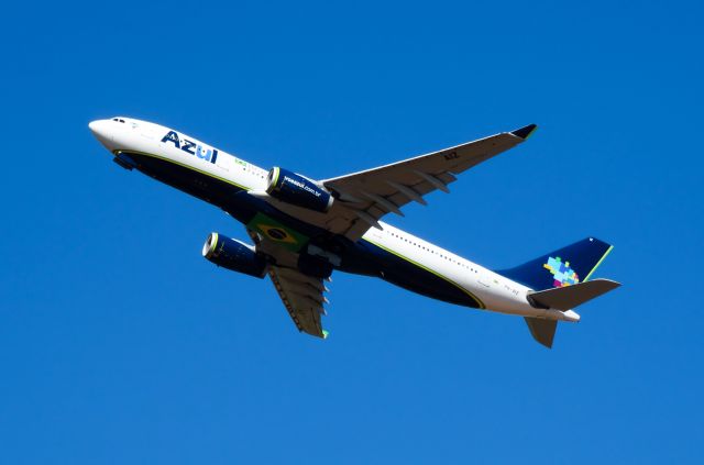 Airbus A330-200 (PR-AIZ)