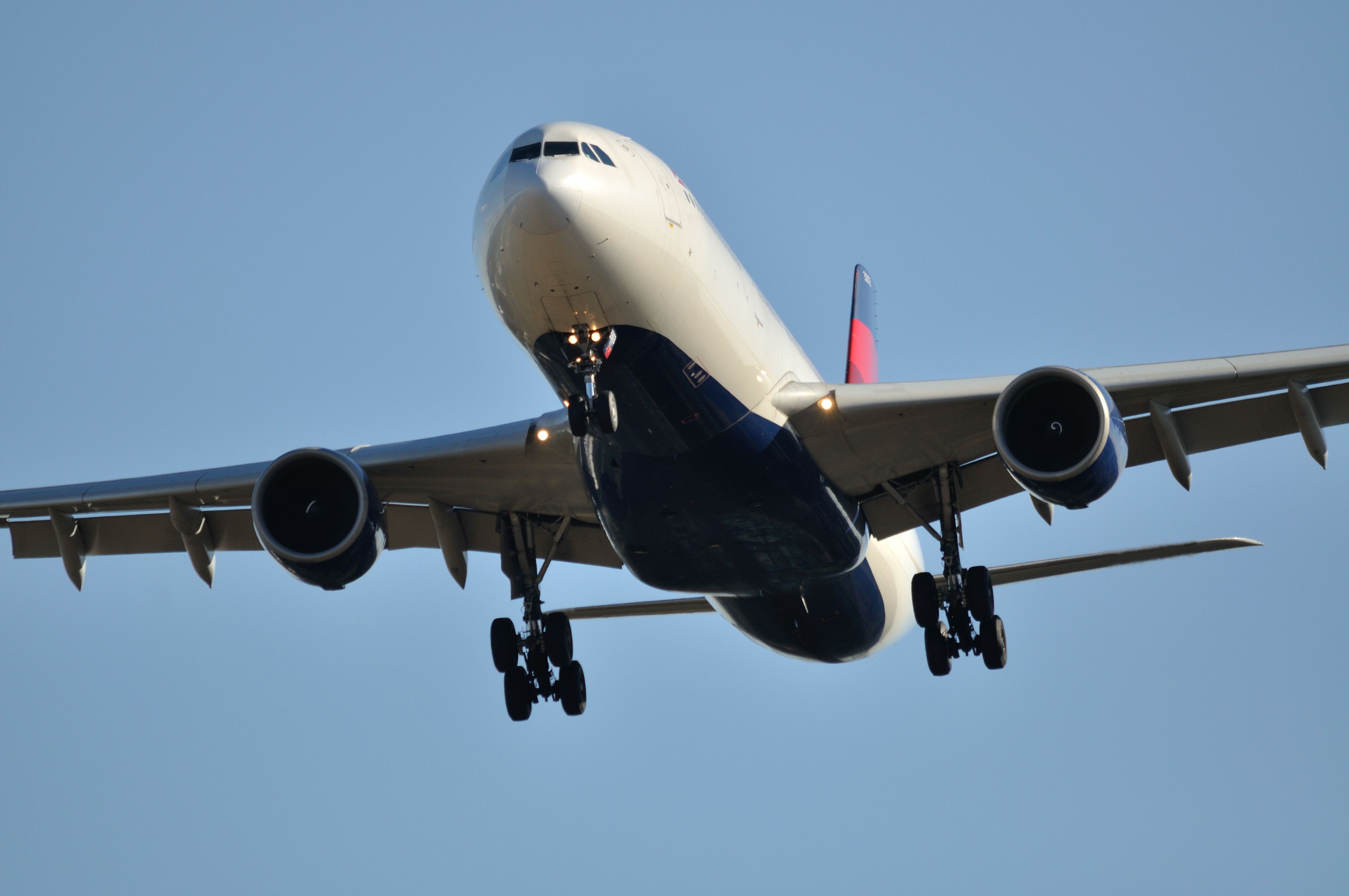 Airbus A330-300 (N803NW) - 2012/12/10