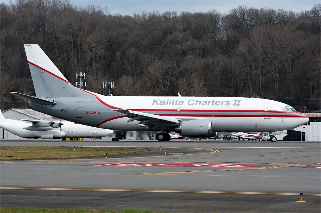 BOEING 737-300 (N332CK) - Dragster 332 arriving from DFW