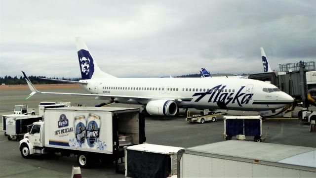 Boeing 737-800 (N549AS) - August 2015, in the intermediate livery