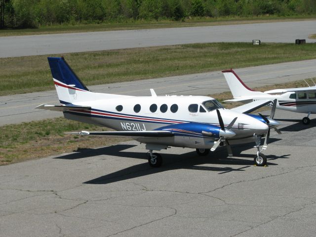 Beechcraft King Air 90 (N6211J)