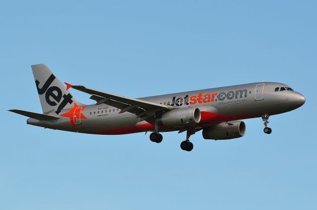 Airbus A320 (VH-VQF)