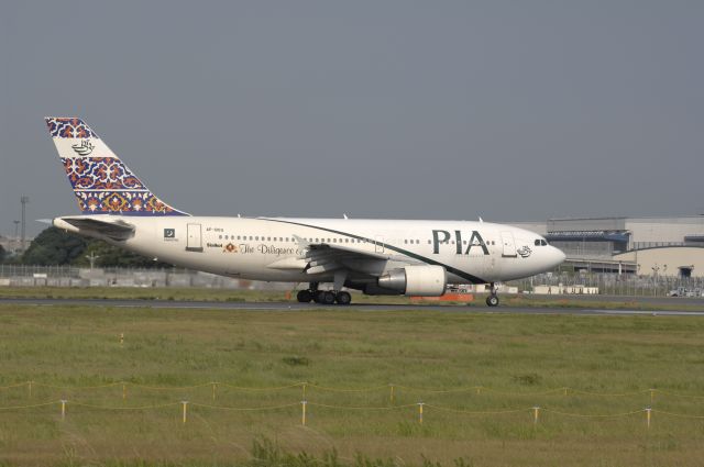 Airbus A310 (AP-EGQ) - Departure at Narita Intl Airport 16R on 2010/8/23