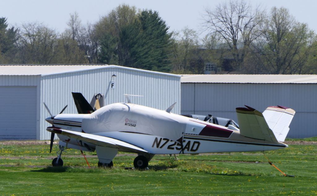 Beechcraft 35 Bonanza (N725AD)