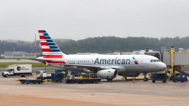 Airbus A319 (N816AW) - American Airlines Airbus A319-132 N816AW in Washington Reagan