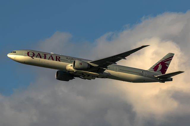 BOEING 777-300ER (A7-BEF)