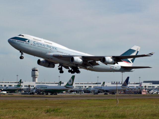 Boeing 747-400 (B-HUI)