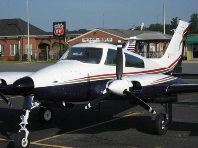 Cessna 310 (N57BW)