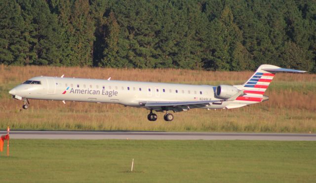 Canadair Regional Jet CRJ-900 (N249LR)