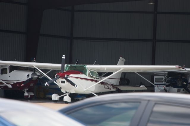 Cessna Skylane (N7221S)