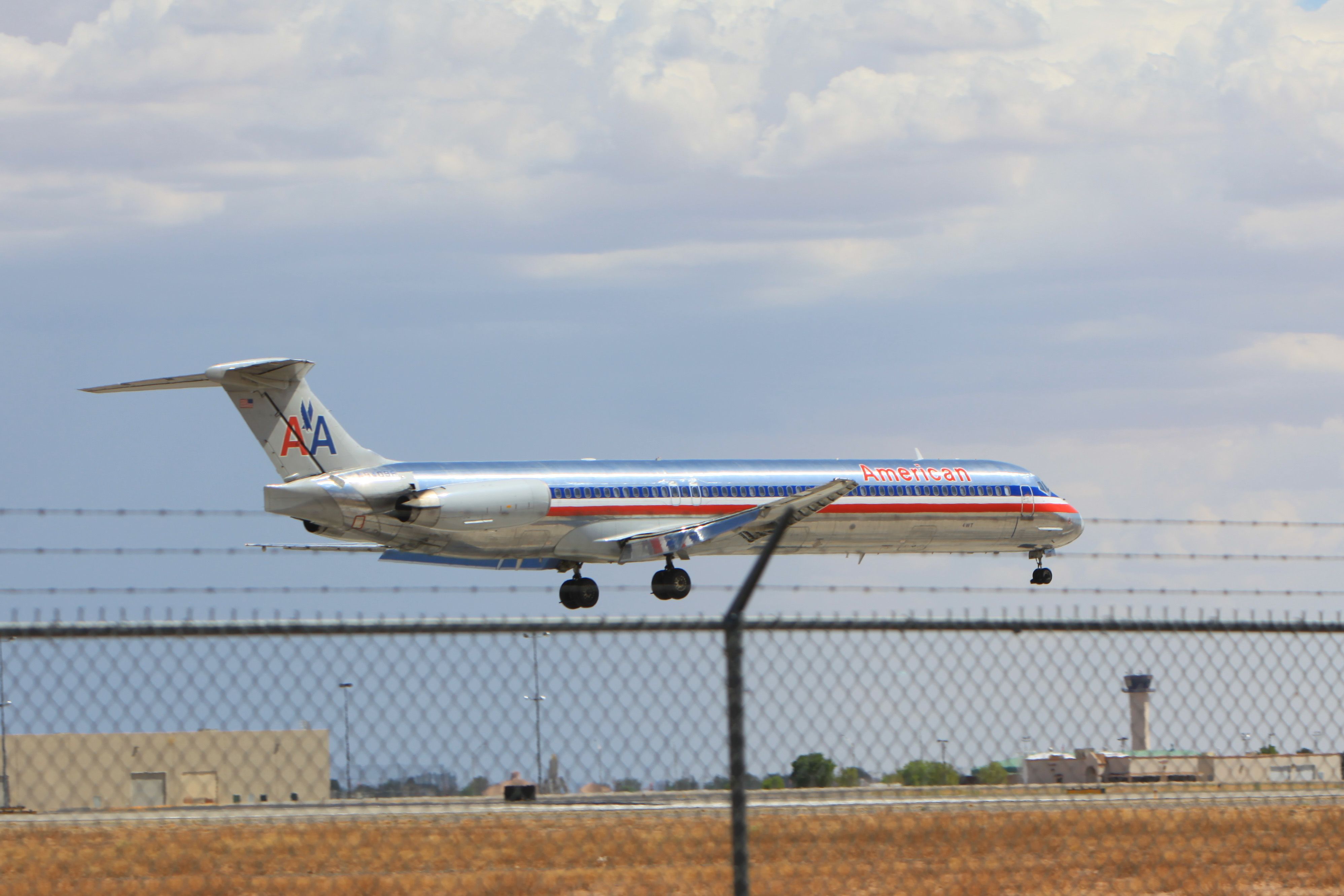 Airbus A320 (N9409F)