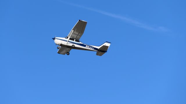 Cessna Skyhawk (N828Y)