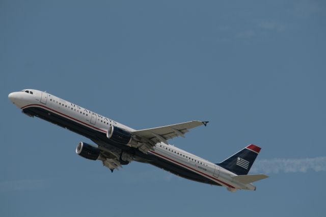 Airbus A321 (N157UW)