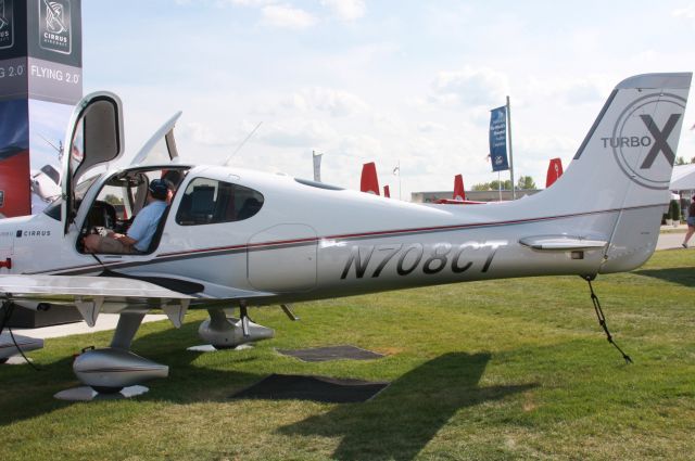 Cirrus SR-22 (N708CT)