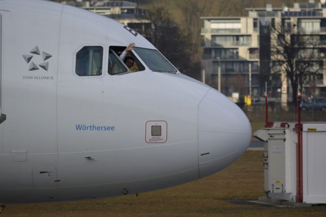 Airbus A320 (OE-LBT)