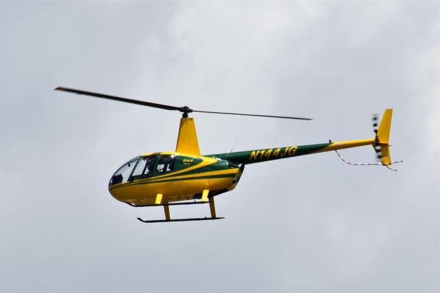 Robinson R-44 (N144JG)