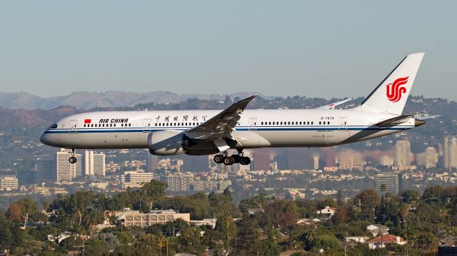 Boeing 787-8 (B-7879)