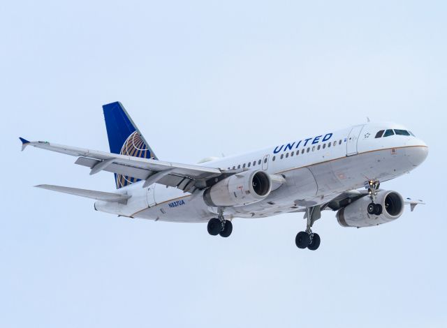 Airbus A319 (N837UA)