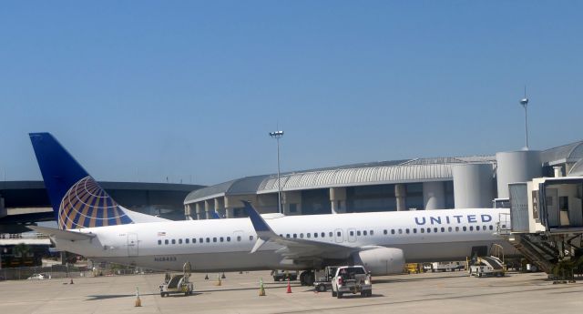 Boeing 737-900 (N68453)