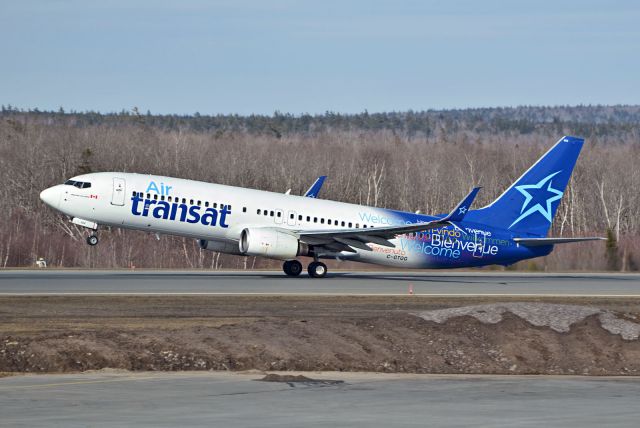 Boeing 737-800 (C-GTQG)