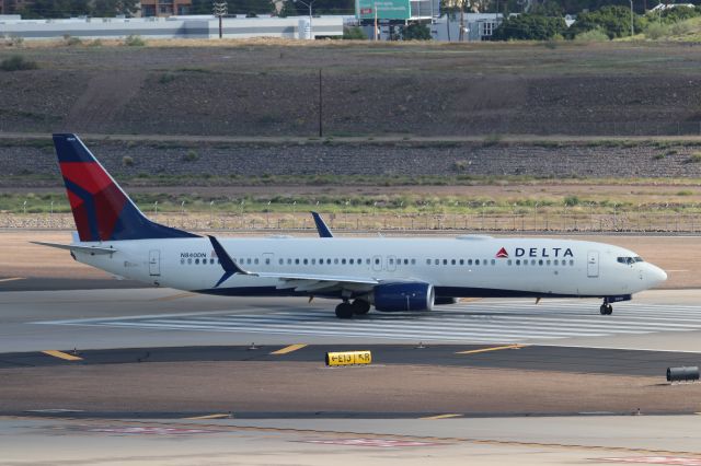 Boeing 737-900 (N840DN)