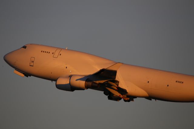 Boeing 747-400 (N742CK)
